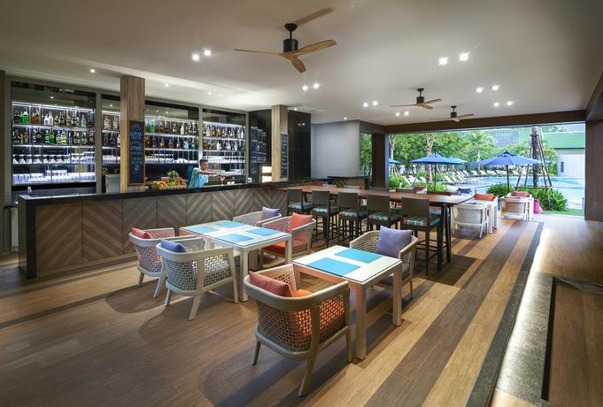 Imagen del bar/restaurante del Hotel OZO Phuket. Foto 3