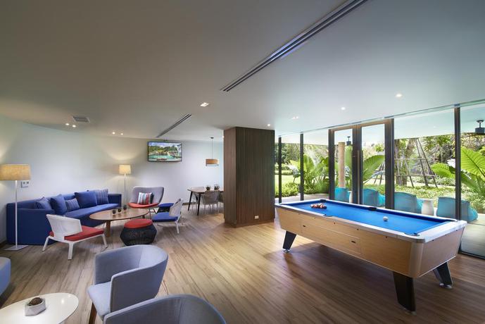 Imagen de los interiores del Hotel OZO Phuket. Foto 13