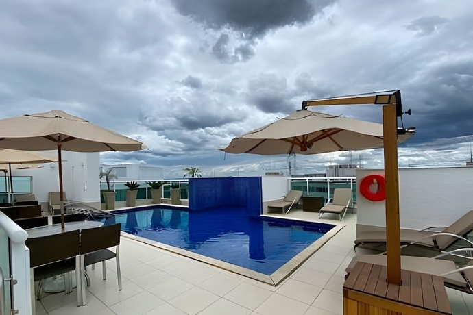 Imagen de la piscina del Hotel OZPED Flats Particulares Biarritz. Foto 13