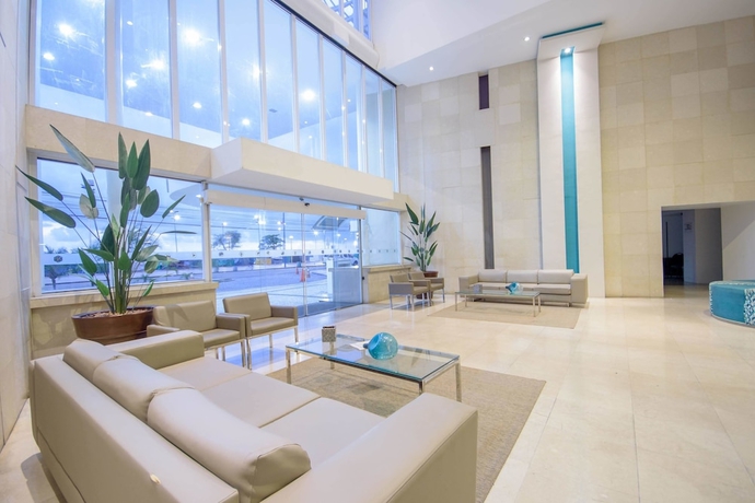 Imagen de los interiores del Hotel O&aacute;sis Atl&acirc;ntico Imperial. Foto 16