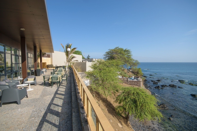 Imagen del bar/restaurante del Hotel Oásis Atlântico Praiamar. Foto 3