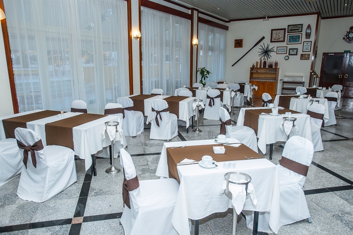 Imagen del bar/restaurante del Hotel Oásis Porto Grande. Foto 4