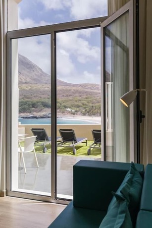 Imagen de la habitación del Hotel O&aacute;sis Tarrafal Alf&acirc;ndega Suites. Foto 10