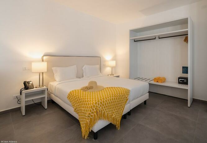 Imagen de la habitación del Hotel Oásis White. Foto 19