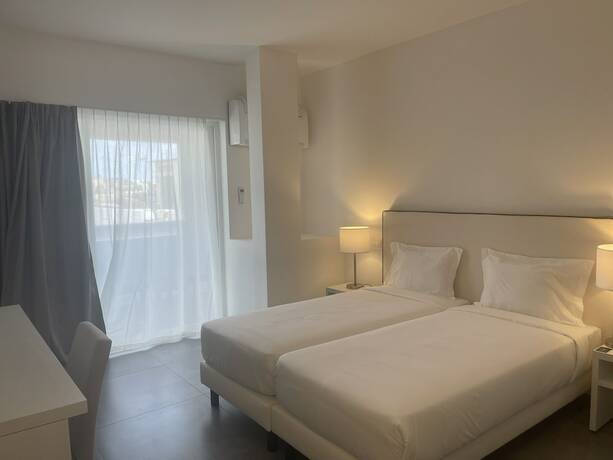 Imagen de la habitación del Hotel Oásis White. Foto 20