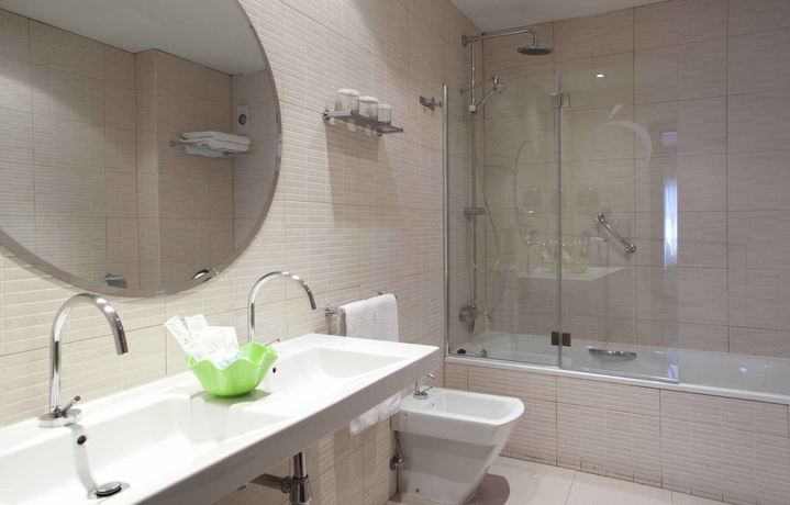 Imagen de la habitación del Hotel Ópera, Plaza de Oriente - Ópera. Foto 7