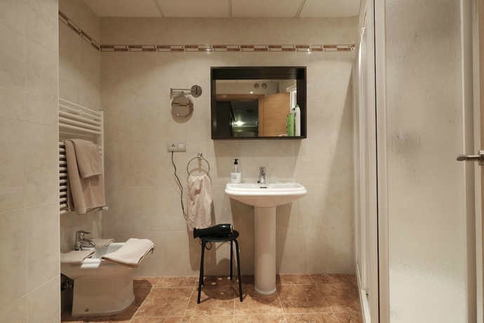 Imagen de la habitación del Hotel &Oacute;ptima Style. Foto 8