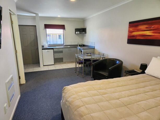 Imagen de la habitación del Hotel Oak Estate Motor Lodge. Foto 12