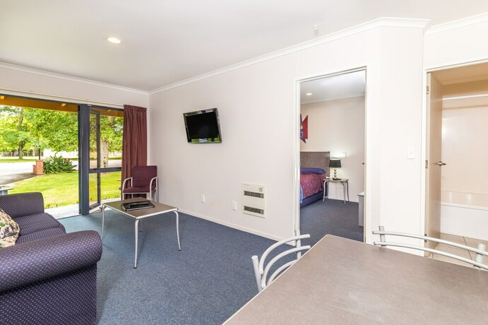 Imagen de la habitación del Hotel Oak Estate Motor Lodge. Foto 23