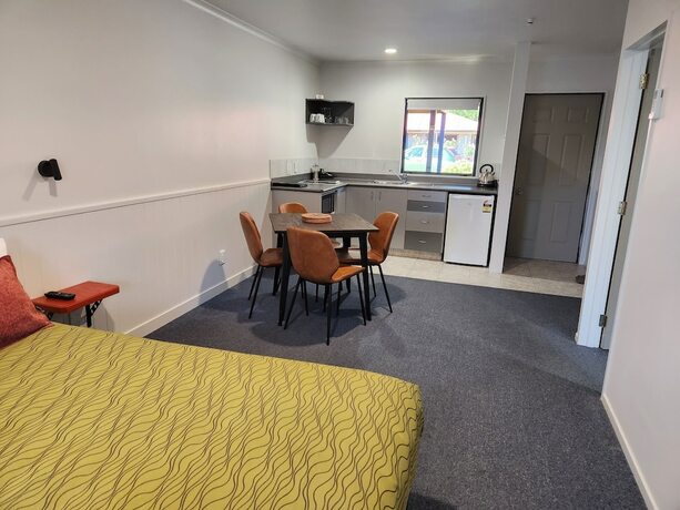 Imagen de la habitación del Hotel Oak Estate Motor Lodge. Foto 32
