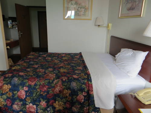Imagen de la habitación del Hotel Oak Grove Inn. Foto 11