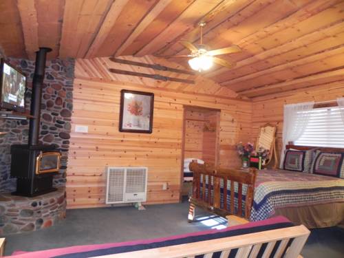 Imagen de la habitación del Hotel Oak Knoll Lodge. Foto 4
