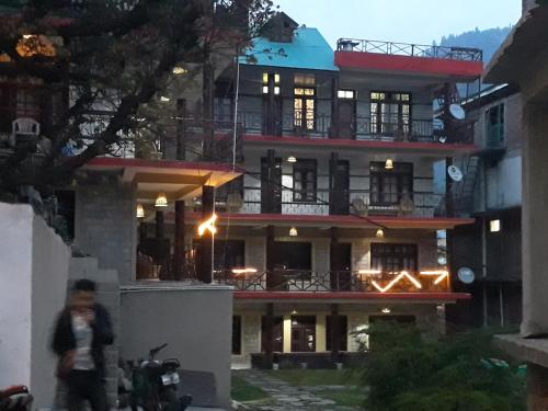 Imagen general del Hotel Oak Land House. Foto 3