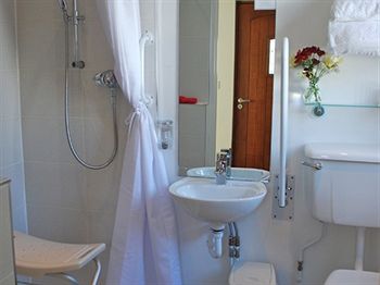 Imagen de la habitación del Hotel Oak Lodge Bed and Breakfast. Foto 9