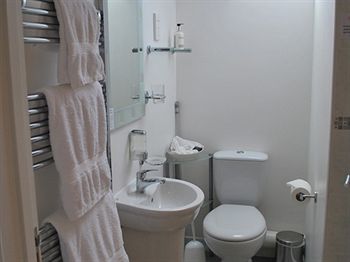 Imagen de la habitación del Hotel Oak Lodge Bed and Breakfast. Foto 11