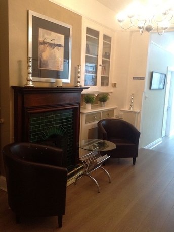 Imagen de los interiores del Hotel Oak Lodge. Foto 19