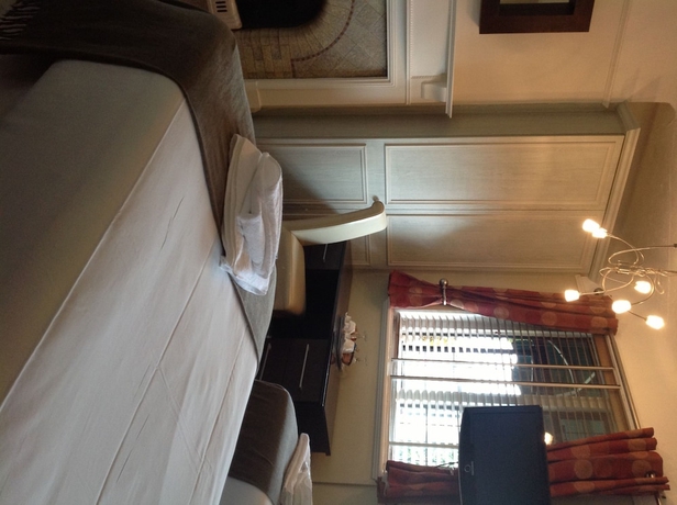 Imagen de la habitación del Hotel Oak Lodge. Foto 11