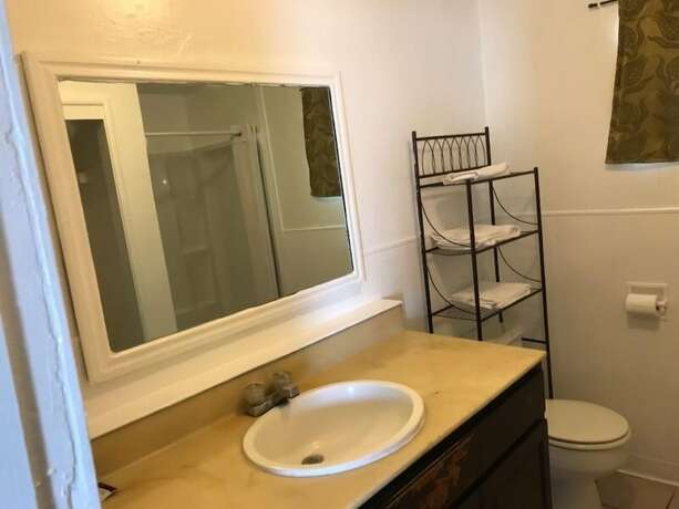 Imagen de la habitación del Hotel Oak Motel. Foto 7
