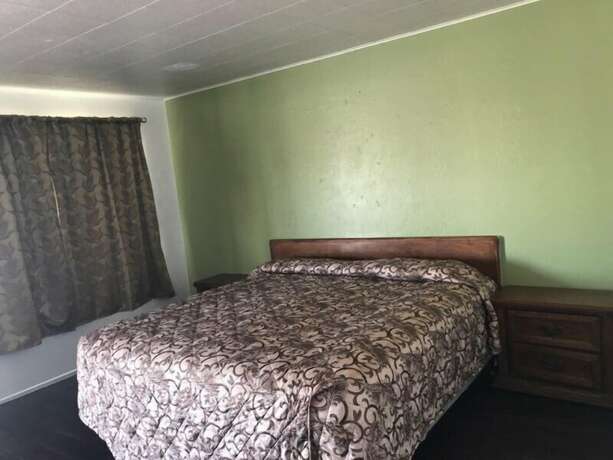 Imagen de la habitación del Hotel Oak Motel. Foto 8