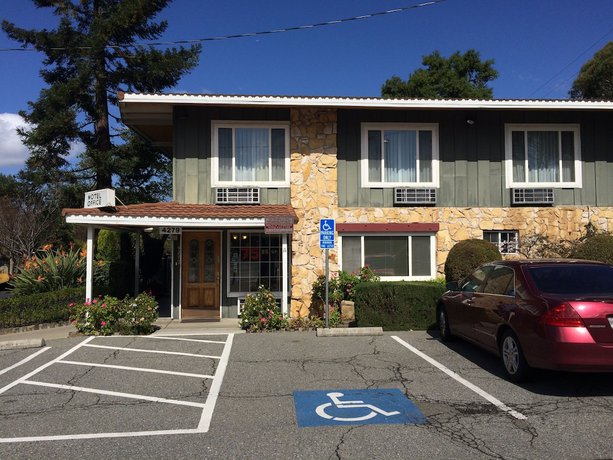 Imagen de los interiores del Hotel Oak Motel Palo Alto. Foto 11