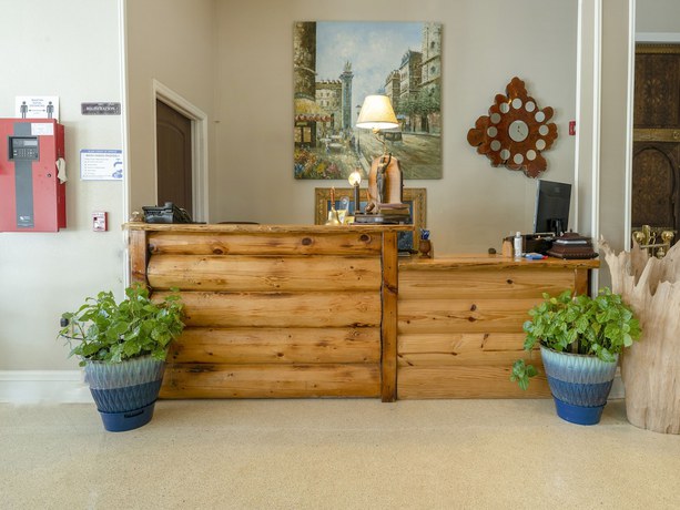 Imagen de los interiores del Hotel Oak Park Inn. Foto 13