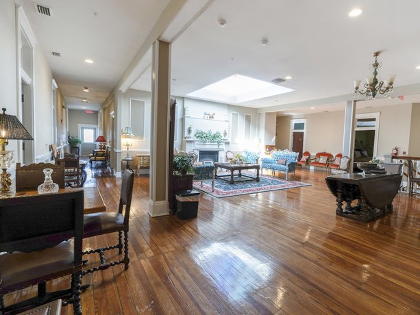 Imagen de los interiores del Hotel Oak Park Inn. Foto 14