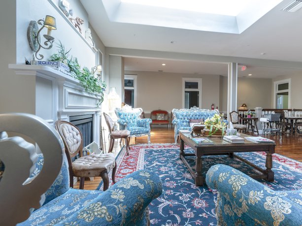 Imagen de los interiores del Hotel Oak Park Inn. Foto 20