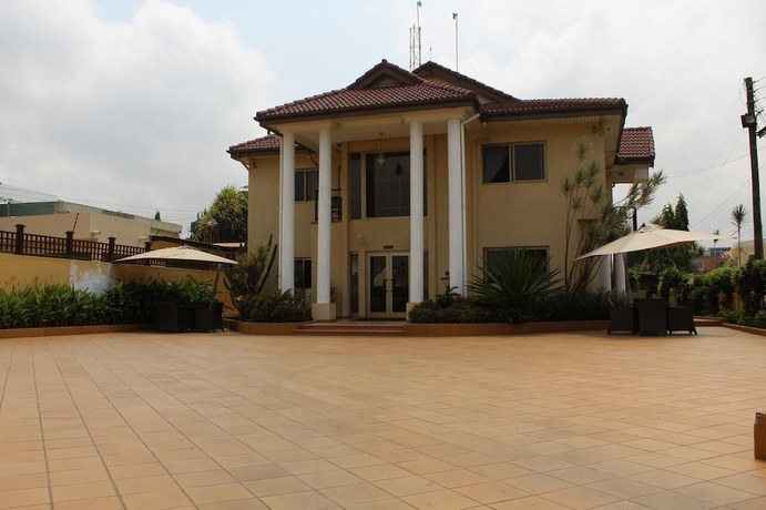 Imagen de los exteriores del Hotel Oak Plaza East Legon. Foto 17