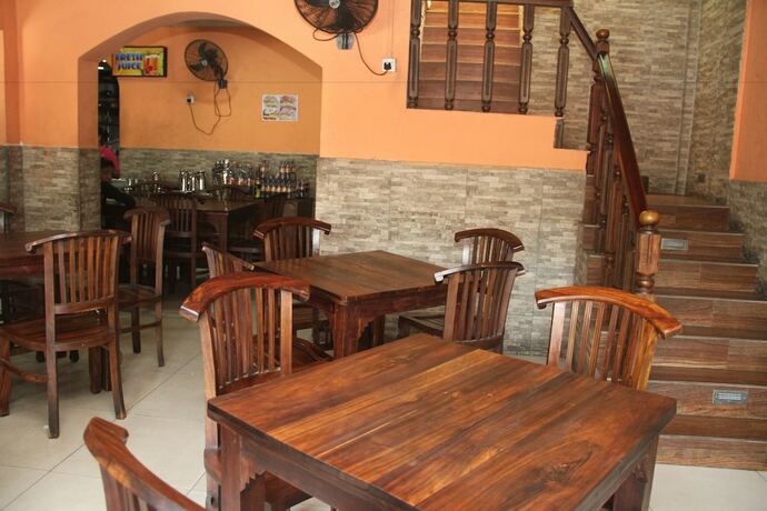 Imagen del bar/restaurante del Hotel Oak Ray City. Foto 7
