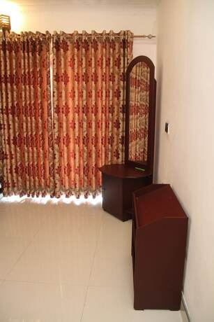 Imagen de la habitación del Hotel Oak Ray City. Foto 17