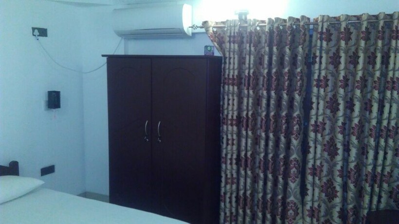 Imagen de la habitación del Hotel Oak Ray City. Foto 26