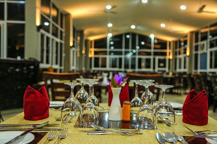 Imagen del bar/restaurante del Hotel Oak Ray Elephant Lake. Foto 6