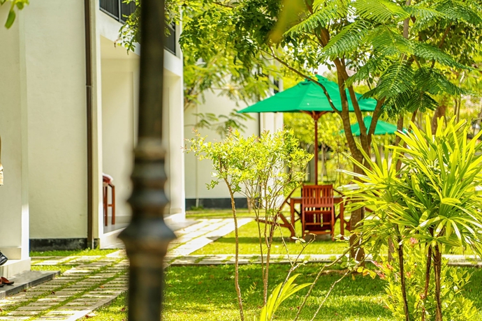 Imagen de los exteriores del Hotel Oak Ray Elephant Lake. Foto 15