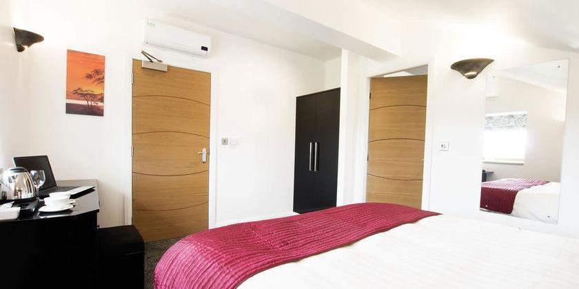 Imagen de la habitación del Hotel Oak Royal. Foto 13
