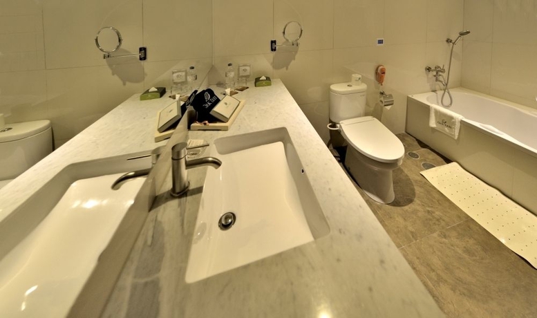 Imagen de la habitación del Hotel Oak Tree Emerald Semarang. Foto 5