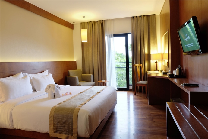Imagen general del Hotel Oak Tree Emerald Semarang. Foto 1