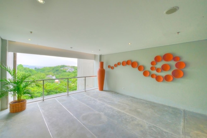 Imagen de los interiores del Hotel Oak Tree Emerald Semarang. Foto 14