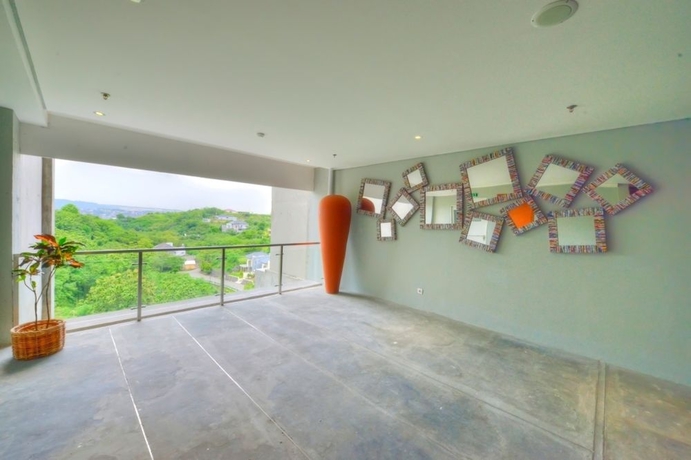 Imagen de los interiores del Hotel Oak Tree Emerald Semarang. Foto 15