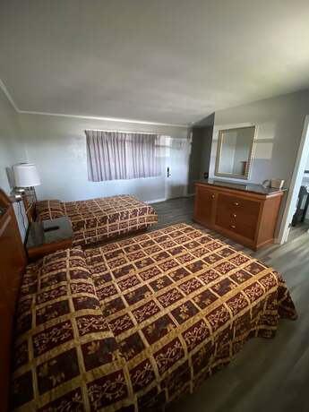 Imagen de la habitación del Hotel Oak Tree Inn. Foto 16