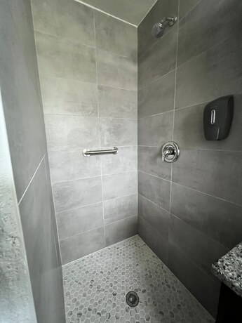 Imagen general del Hotel Oak Tree Inn. Foto 7