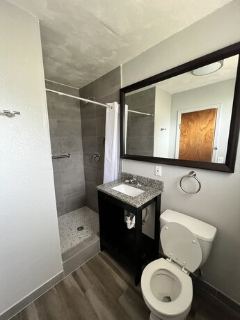 Imagen general del Hotel Oak Tree Inn. Foto 8