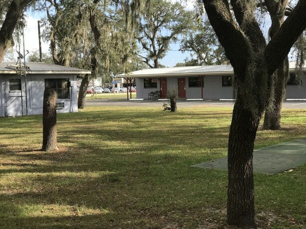 Imagen general del Hotel Oak Tree Inn. Foto 9