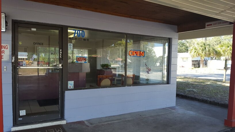 Imagen general del Hotel Oak Tree Inn. Foto 12