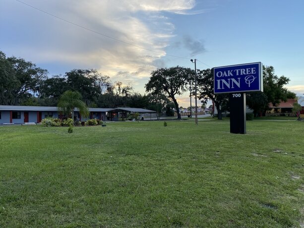 Imagen general del Hotel Oak Tree Inn. Foto 14