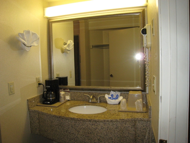 Imagen de la habitación del Hotel Oak Tree Inn, Monrovia. Foto 4
