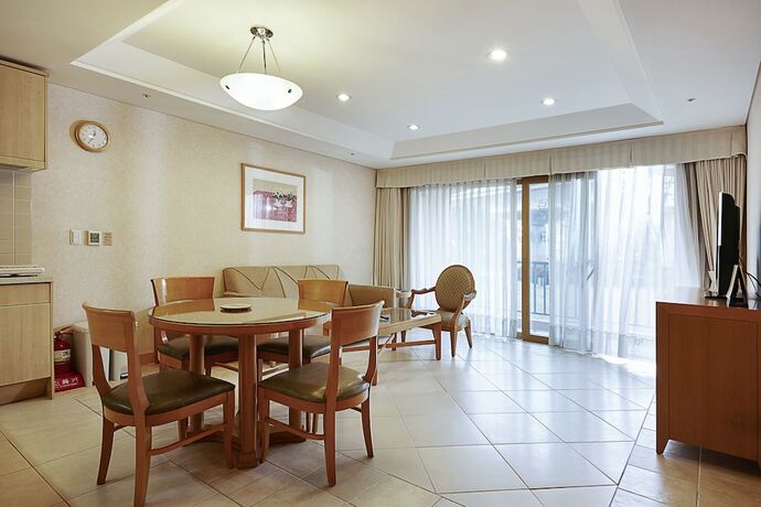 Imagen de la habitación del Hotel Oak Valley Resort. Foto 16