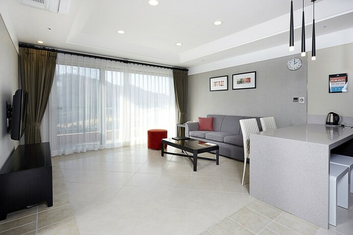 Imagen de la habitación del Hotel Oak Valley Resort. Foto 23