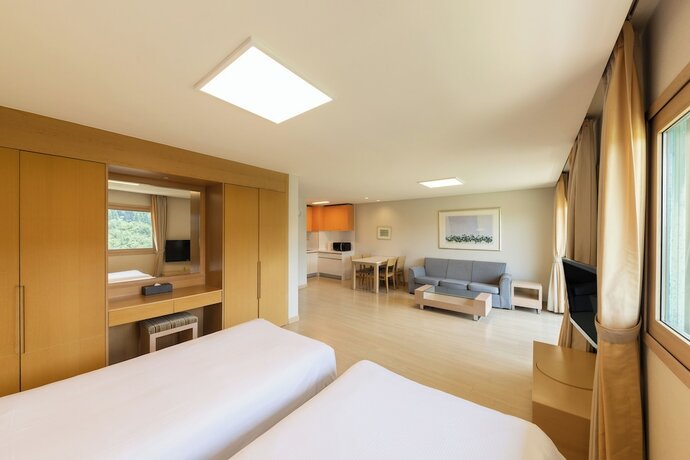 Imagen de la habitación del Hotel Oak Valley Resort. Foto 28