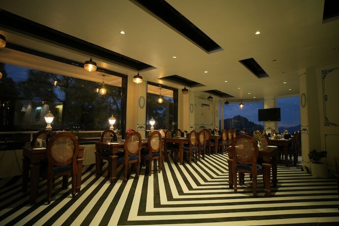 Imagen del bar/restaurante del Hotel Oakhill Resort. Foto 13