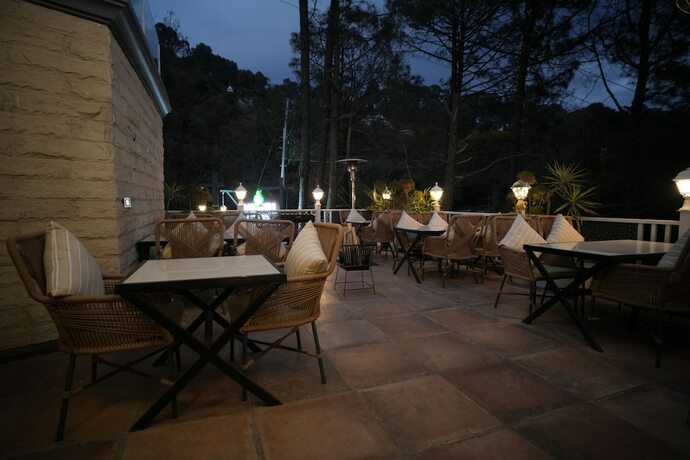 Imagen del bar/restaurante del Hotel Oakhill Resort. Foto 15